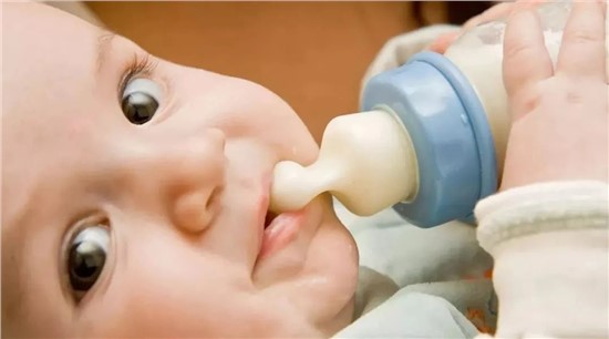 寶寶乳糖不耐受，一定要放棄母乳喂養(yǎng)嗎？