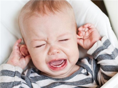千萬不要寶寶一哭就抱，可以這樣做！