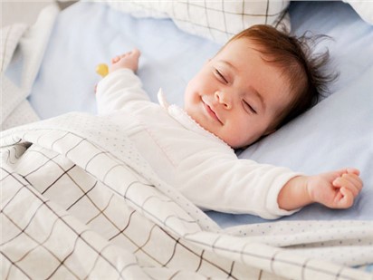 新生兒不愛睡覺是什么原因引起的？